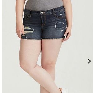 Torrid Distressed Dark Wash Shorts Size 22 NWT